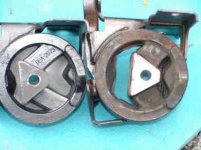 mystique transmission mount old new s.jpg